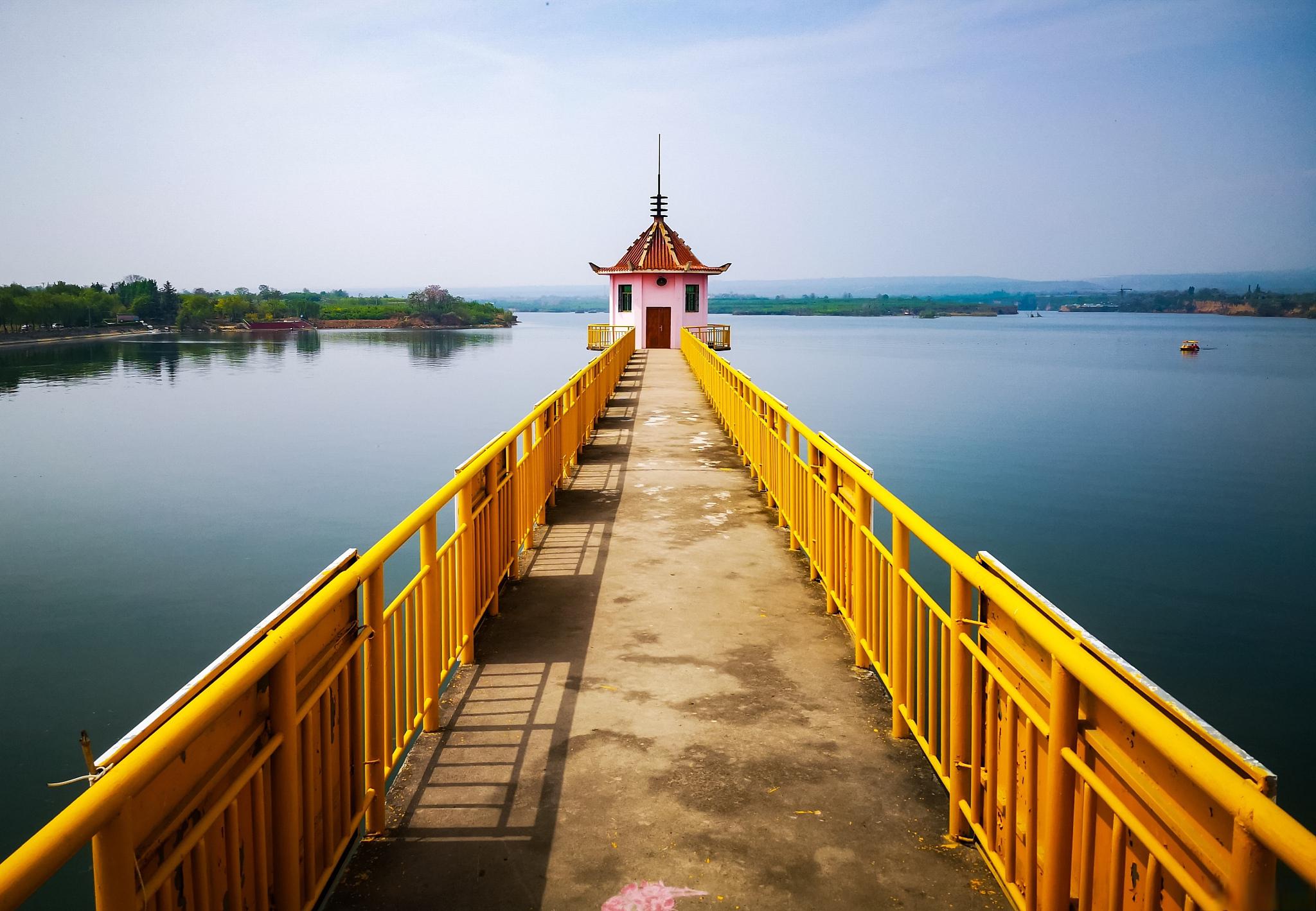 巨野洙水河水利风景区 山东一风景区,占地9平方公里,不仅有历史的沉淀