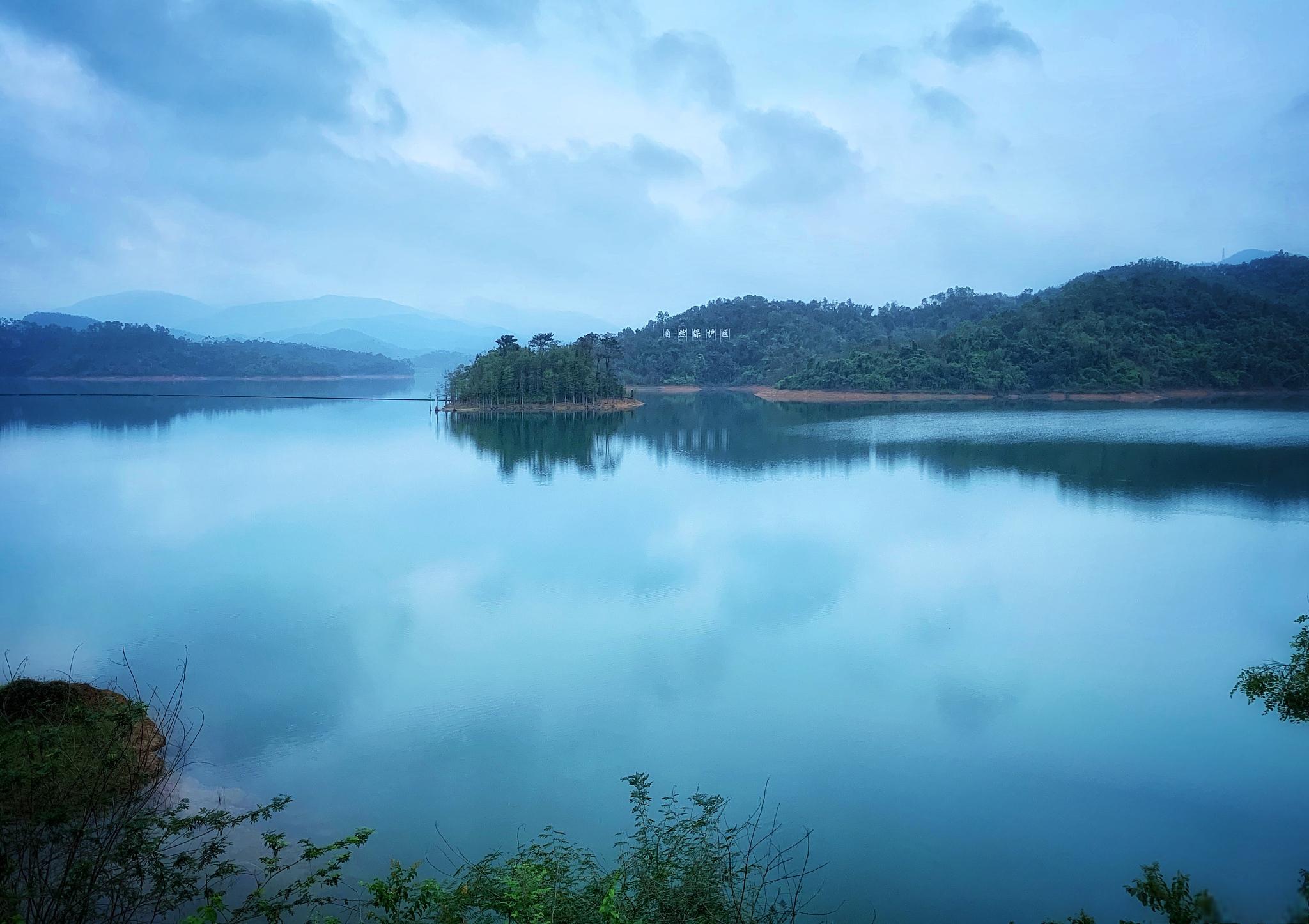 清溪湖,一个令人陶醉的地方 清溪湖,一个令人陶醉的地方,它的美丽景色