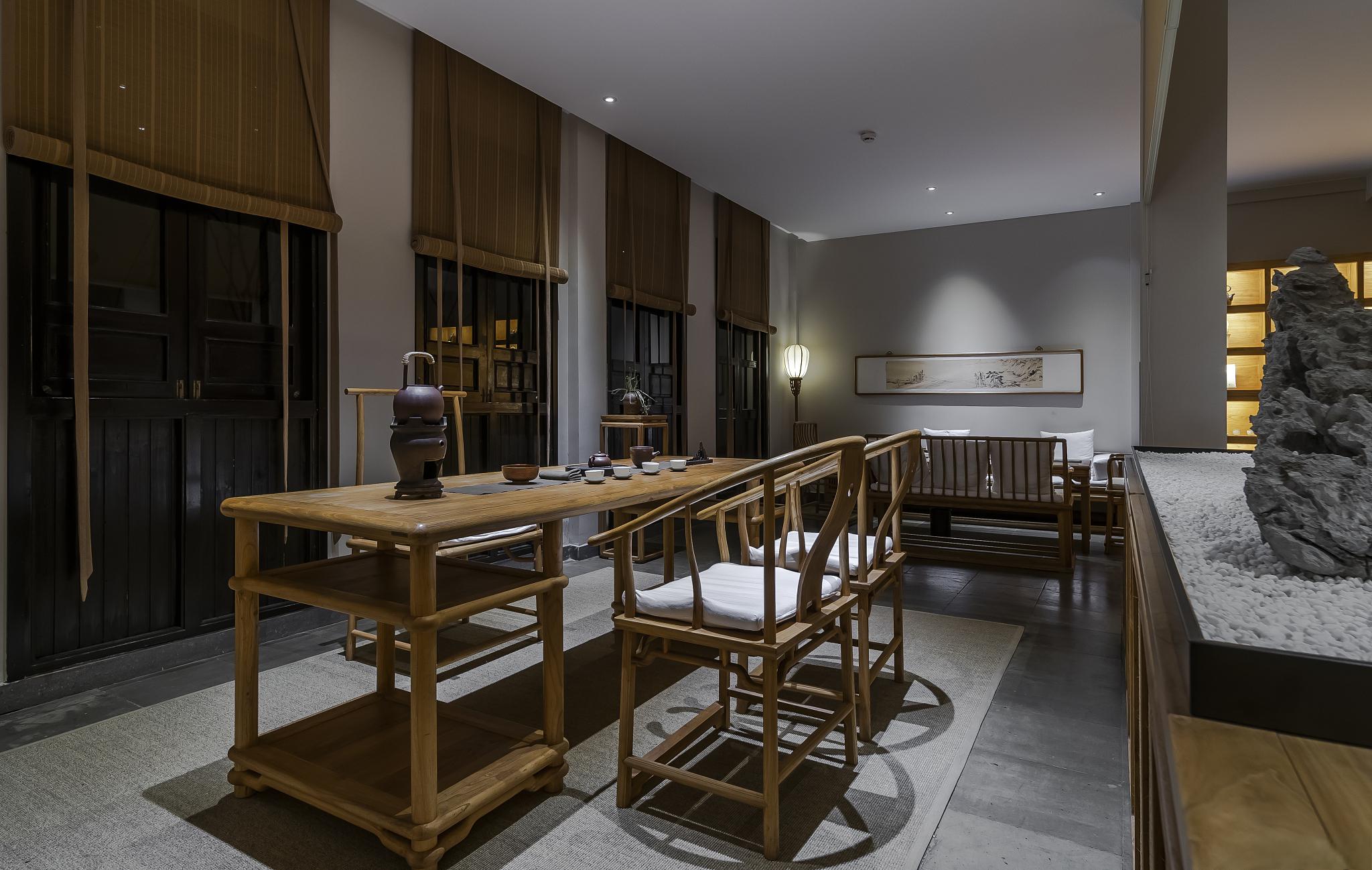 中国传统室内装饰艺术 中国传统室内装饰艺术以其独特的风格和丰富的