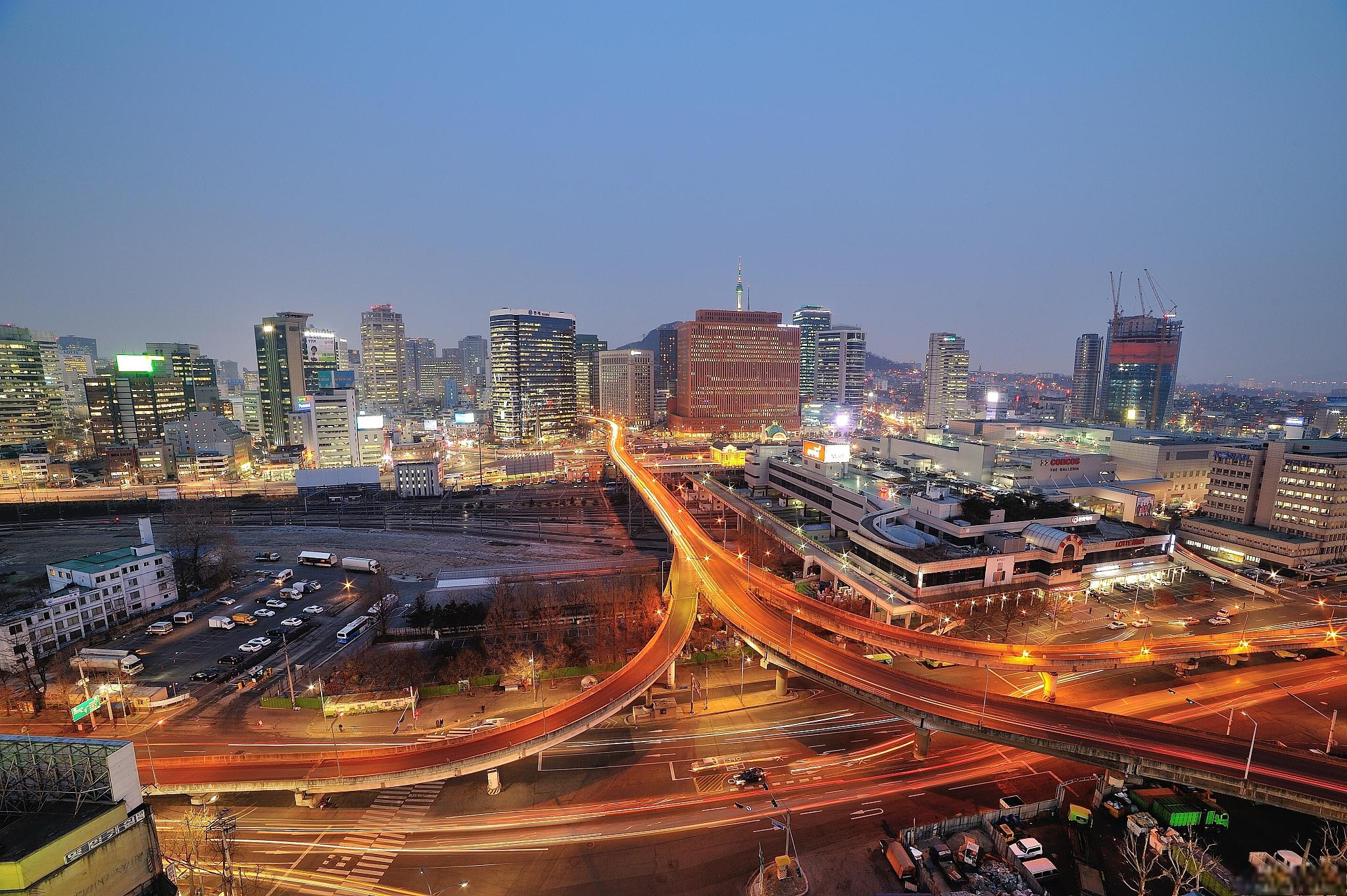 首尔旅游攻略 首尔,韩国的首都,是一个充满活力和文化的城市.