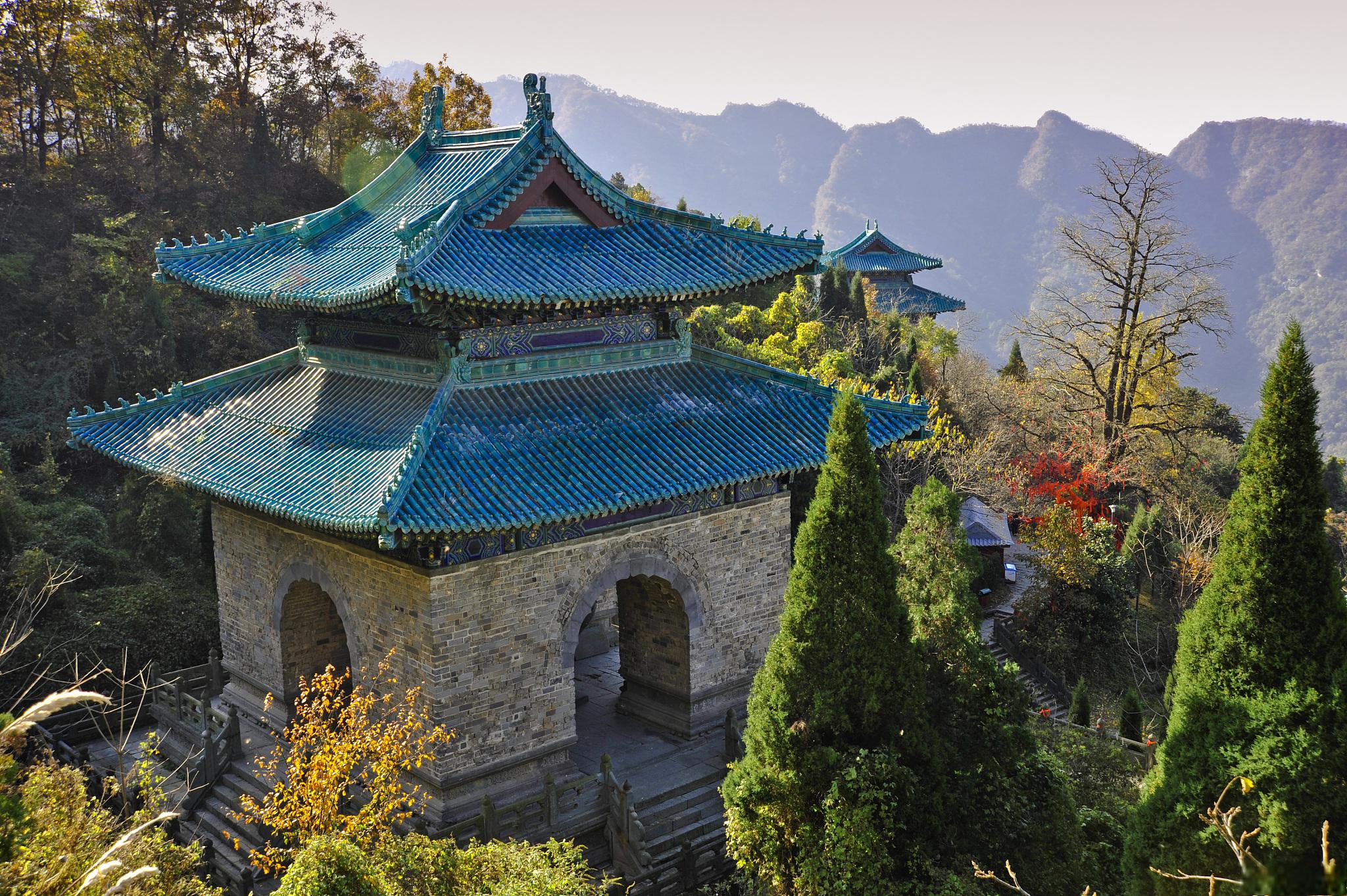 襄阳真武山,一座神秘的世外桃源 襄阳真武山,宛如一座隐世的仙境,给人
