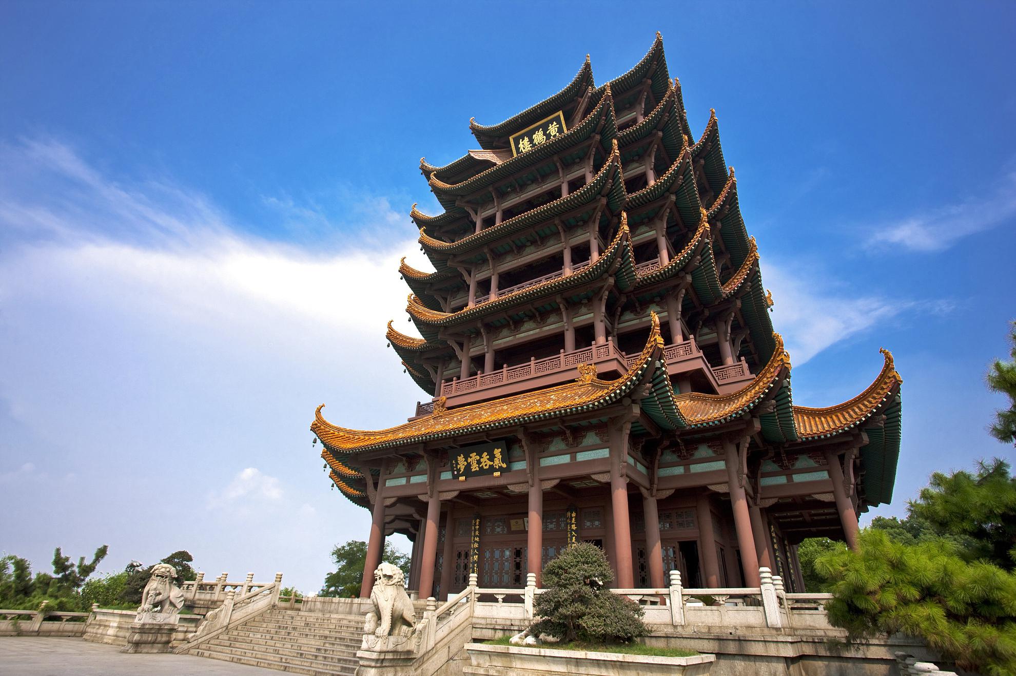 自古文人墨客喜欢去武汉游玩,这里最为热门的景点文化地是黄鹤楼