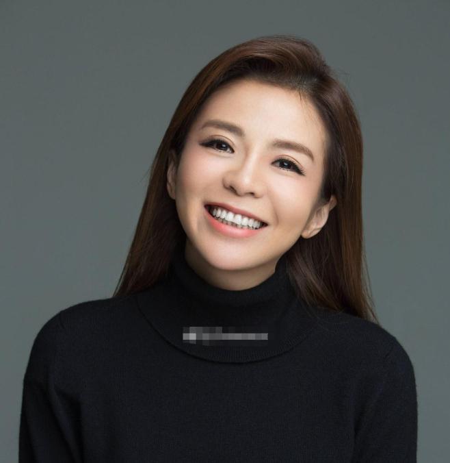 50岁央视名嘴朱迅的人生道路 50岁央视名嘴朱迅已到退休年龄,退休金1w