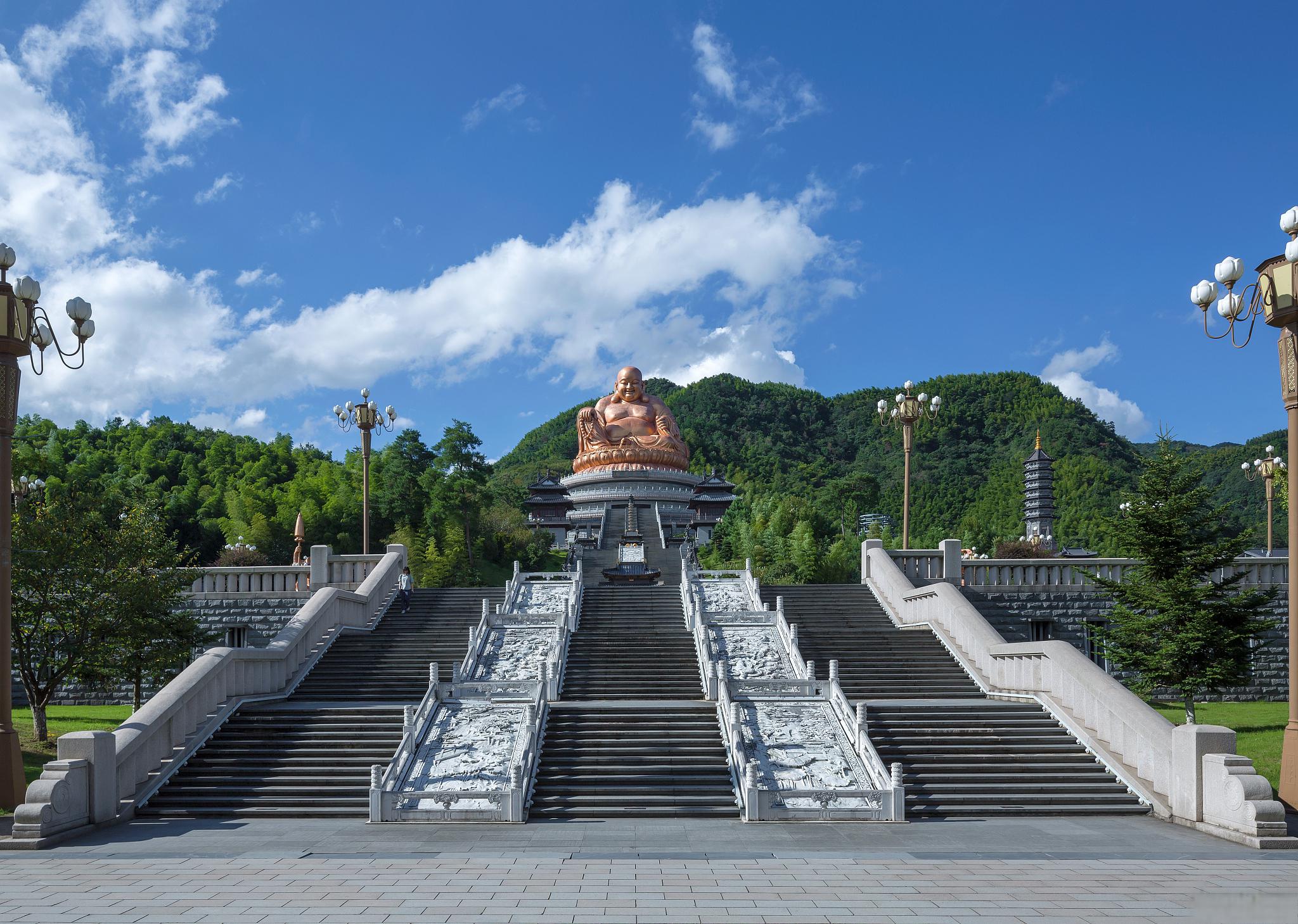 法台山风景区,自然与文化的完美结合 法台山风景区位于云南省丽江市