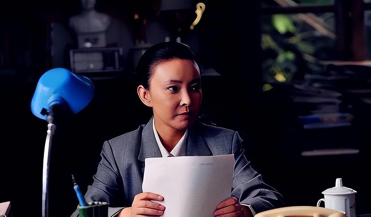 坚强的心战胜谣言 刘威葳是一位家喻户晓的女演员,曾出演多部电视剧