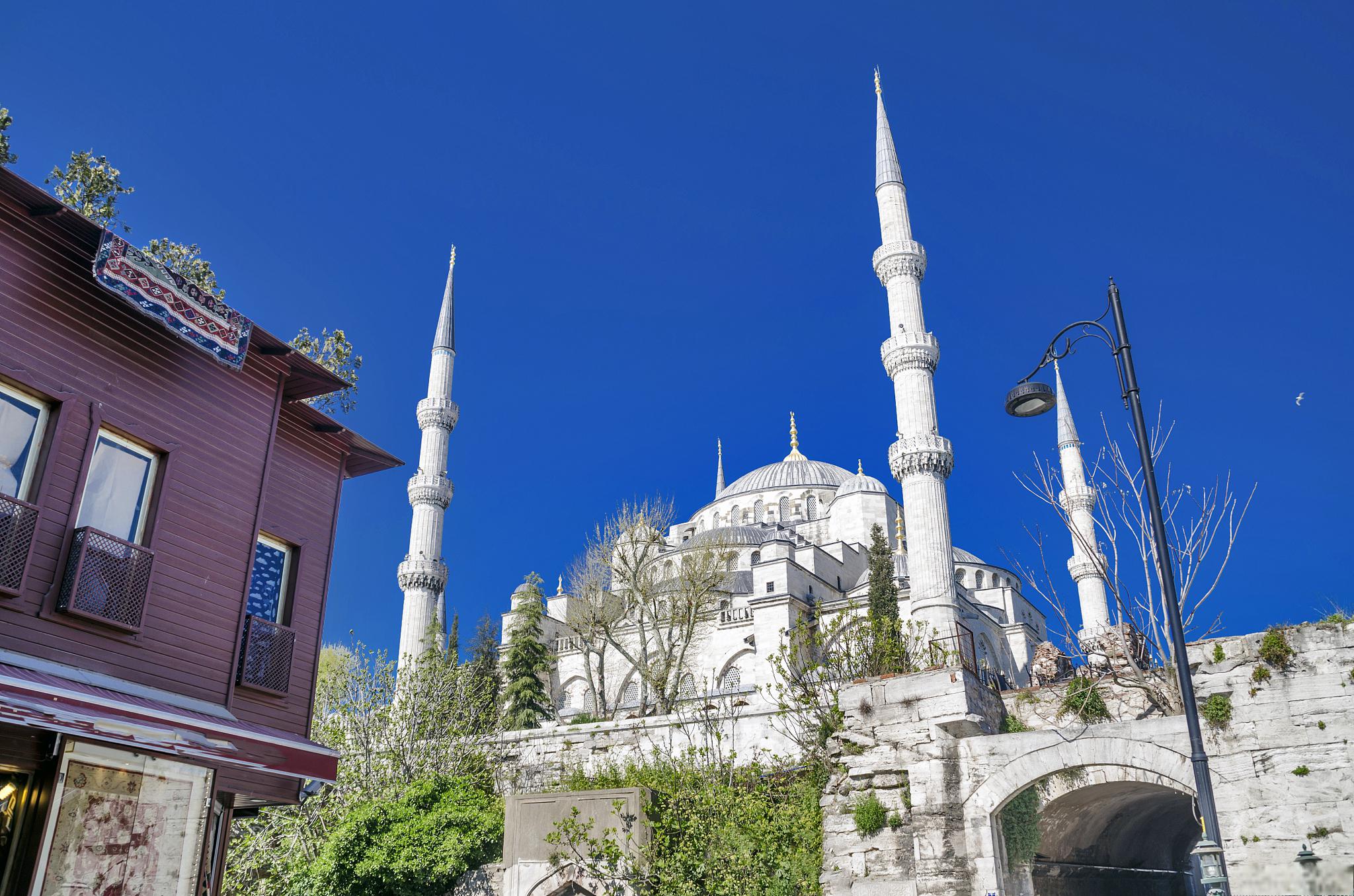 土耳其不可错过的旅游景点 在土耳其,有一座名为蓝色清真寺的著名景点