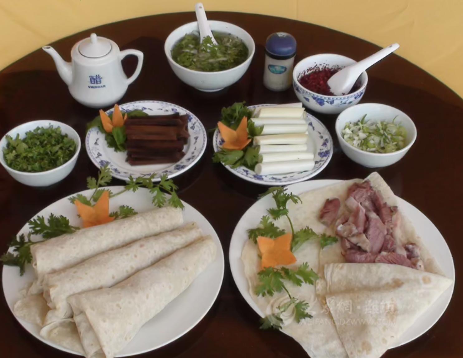 肉火烧 又烫又香的肉火烧是每个潍坊人记忆中的味道.