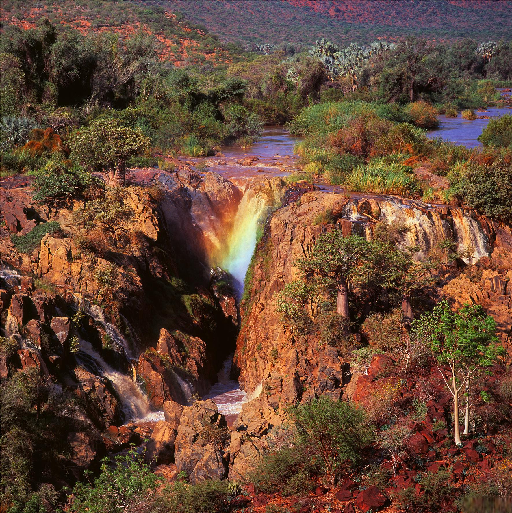基拉尼国家公园:自然之宝 基拉尼国家公园位于爱尔兰的西南部,是一座