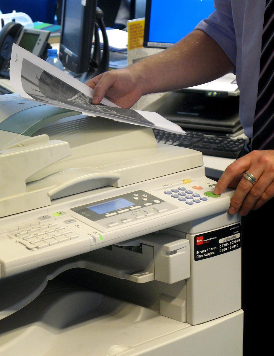 连接共享打印机的步骤 要连接办公室的共享打印机,您可以按照以下步骤