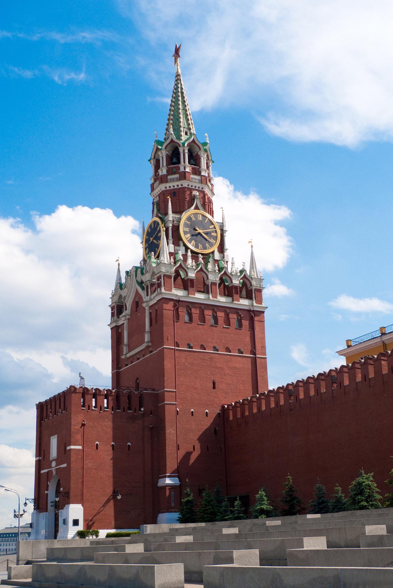 红场:莫斯科的标志性建筑与历史名胜 红场是俄罗斯最著名的景点之一