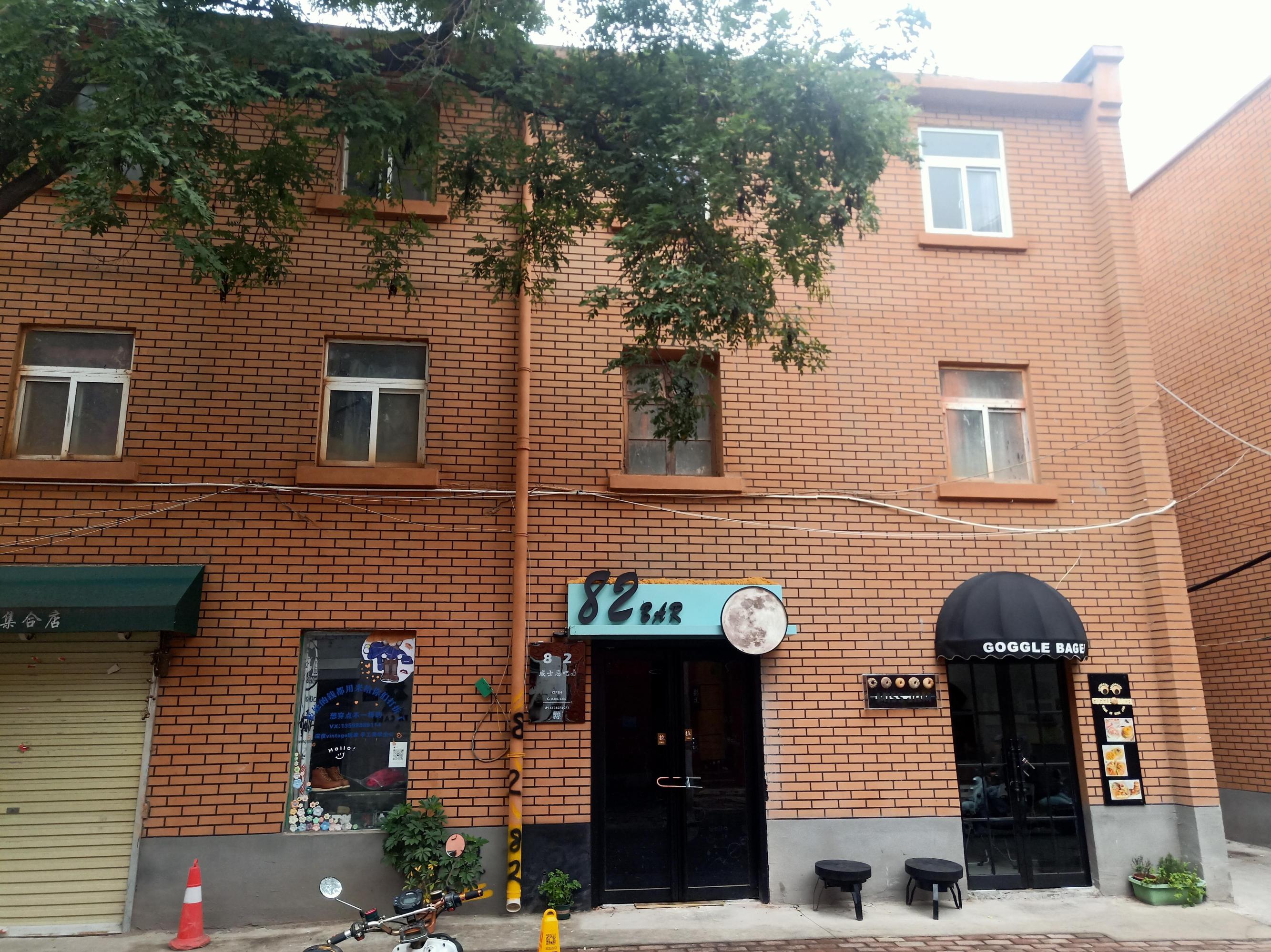 郑州海滩街:文艺打卡街 海滩街是郑州市中心一条充满文艺气息的小街