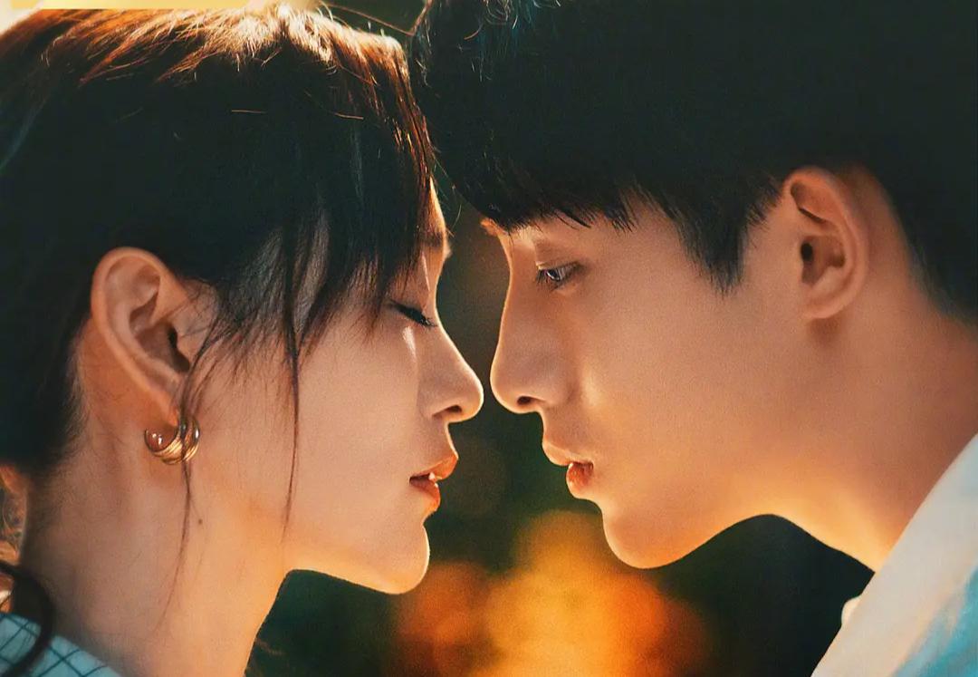 《25小时恋爱》:高甜姐弟恋 《25小时恋爱》是一部现代都市甜宠剧,由