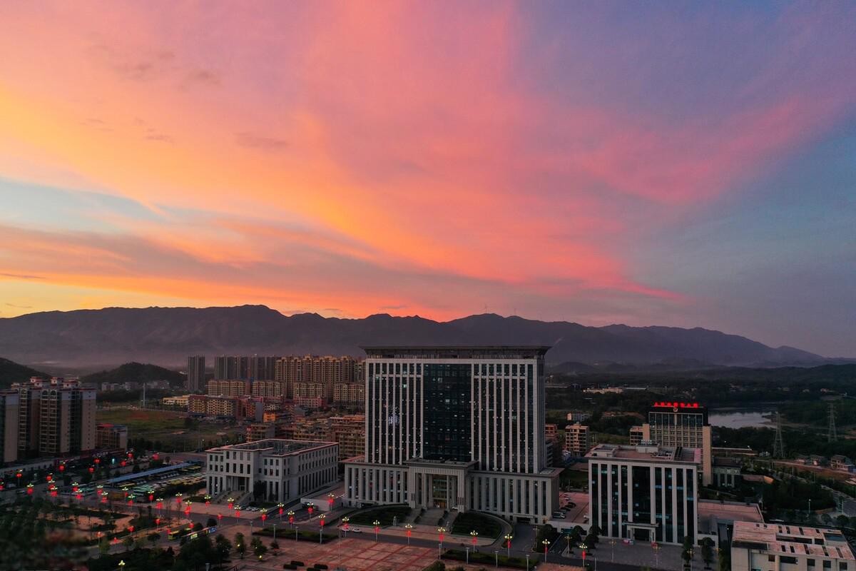 广西全州县城的晚霞 傍晚时分,位于广西壮族自治区桂林市全州县城的