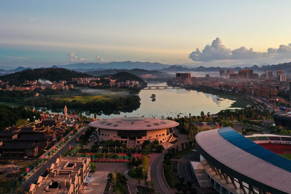 广西全州县城的晚霞 傍晚时分,位于广西壮族自治区桂林市全州县城的