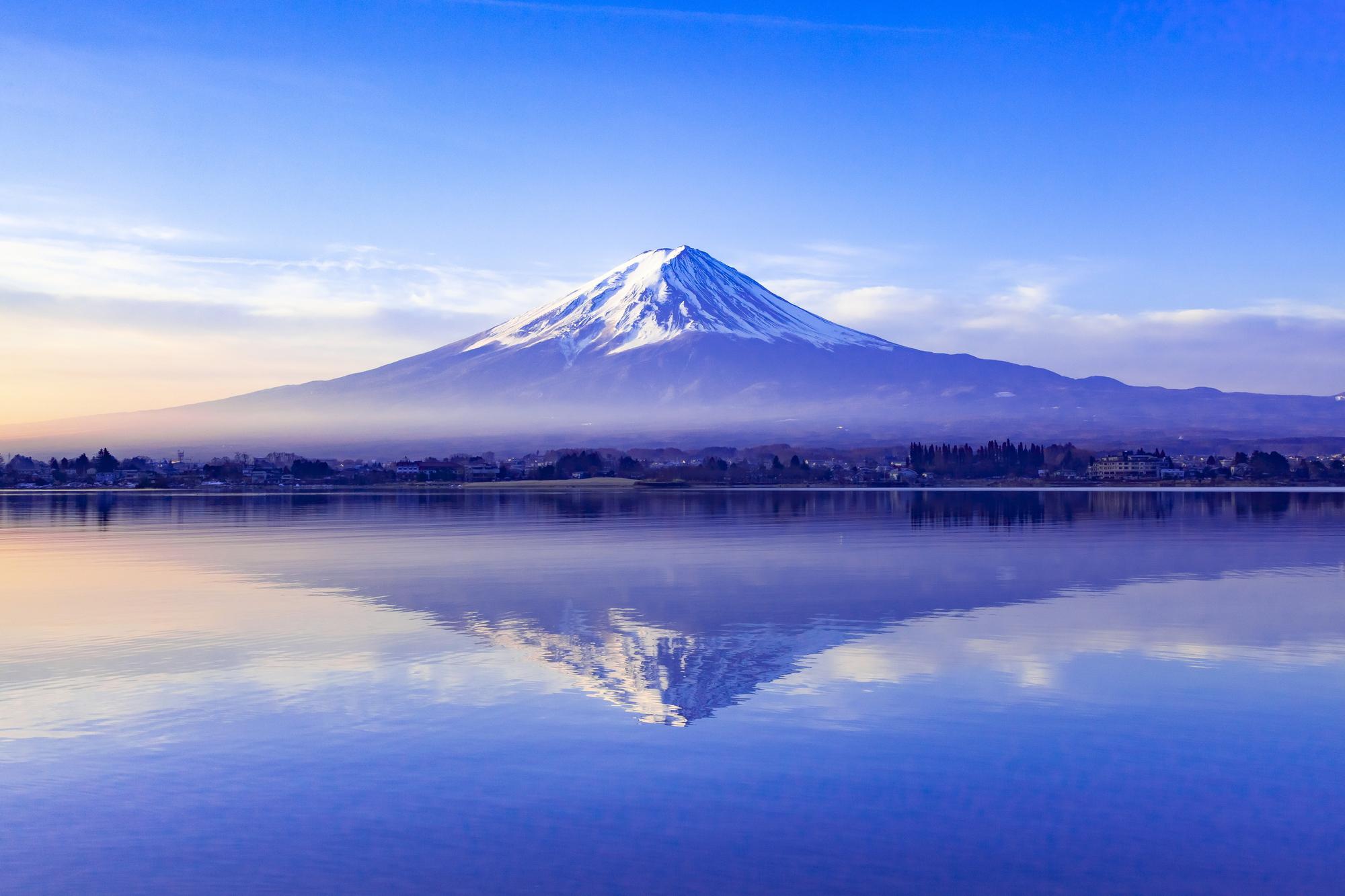 静冈市旅游攻略 在日本的中部地区,有一座充满活力和美丽风景的城市