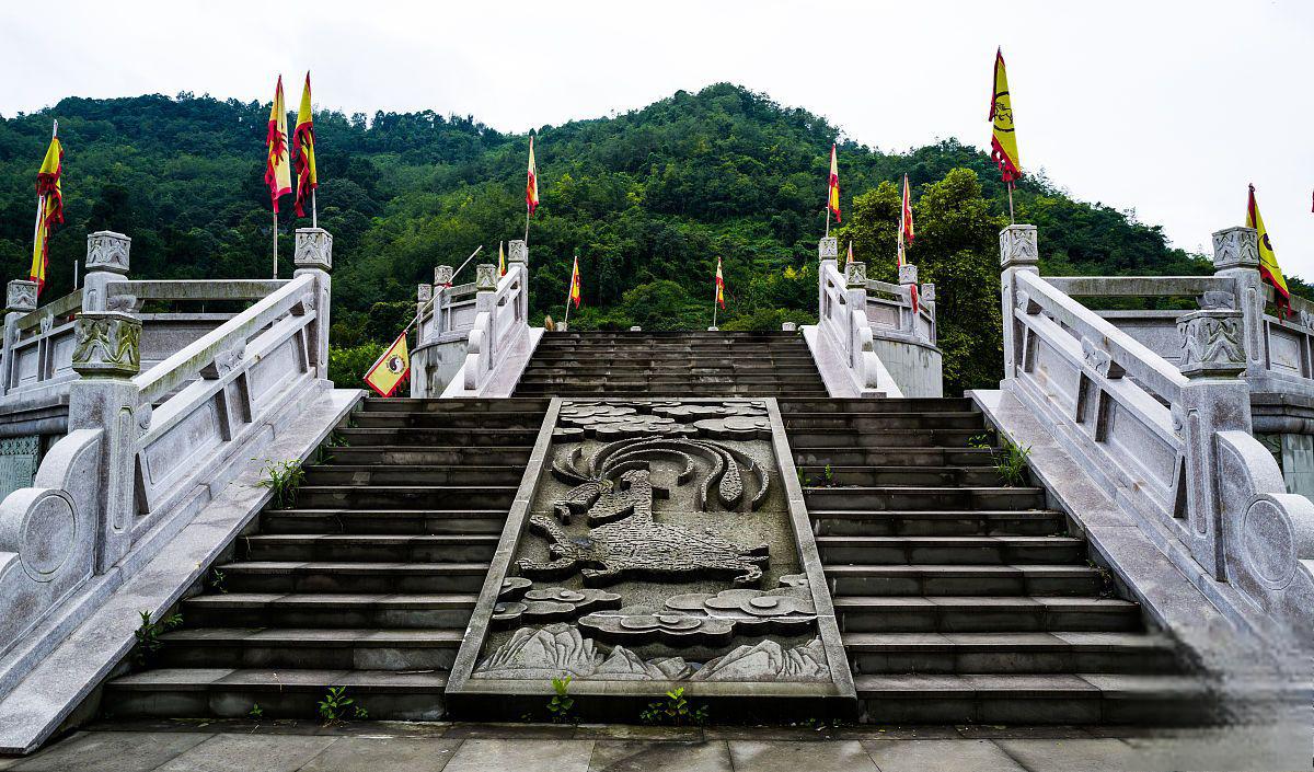 阆中天宫院风水文化景区 阆中天宫院风水文化景区,位于中国四川省南充
