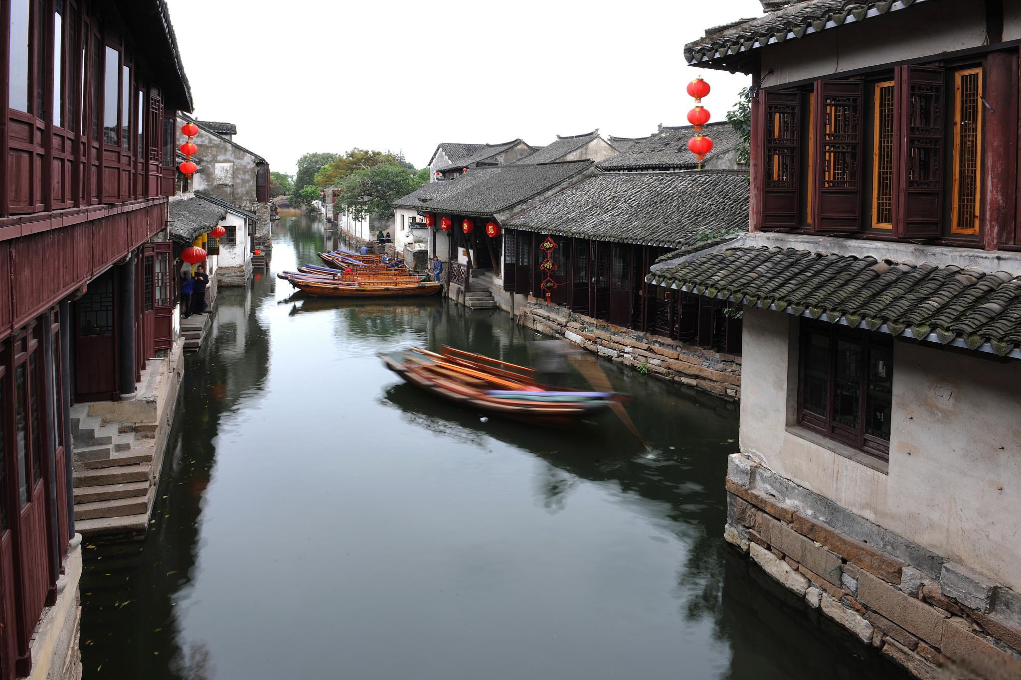 被誉为中国第一水乡,周庄以其水乡独特的建筑风格和悠久的历史文化