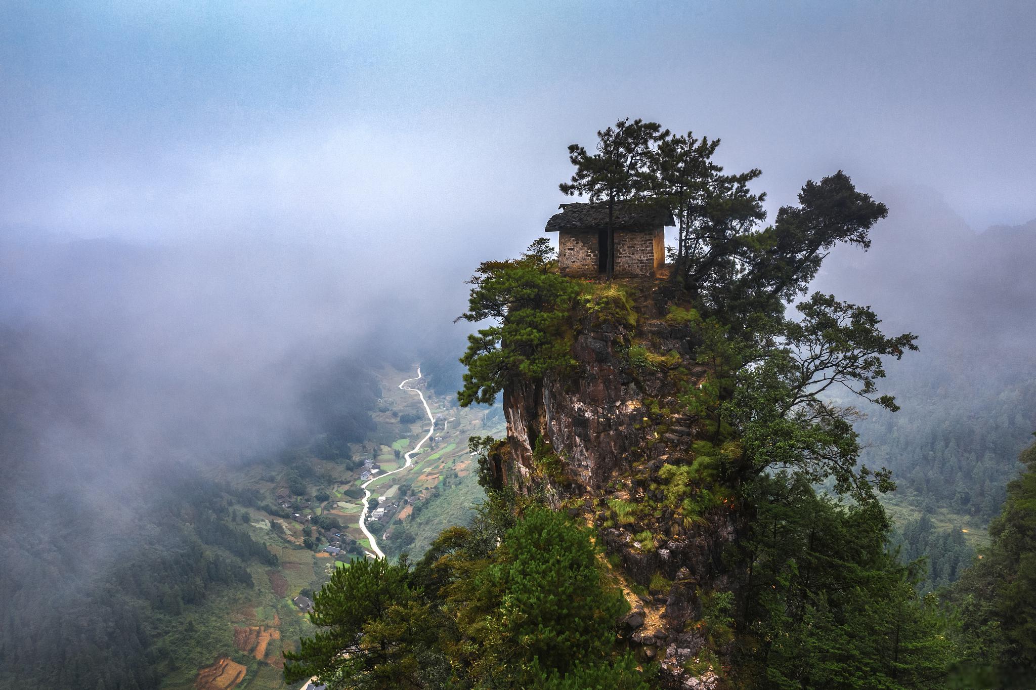 平利女娲山景区 平利女娲山景区位于陕西省安康市平利县境内,是一个集
