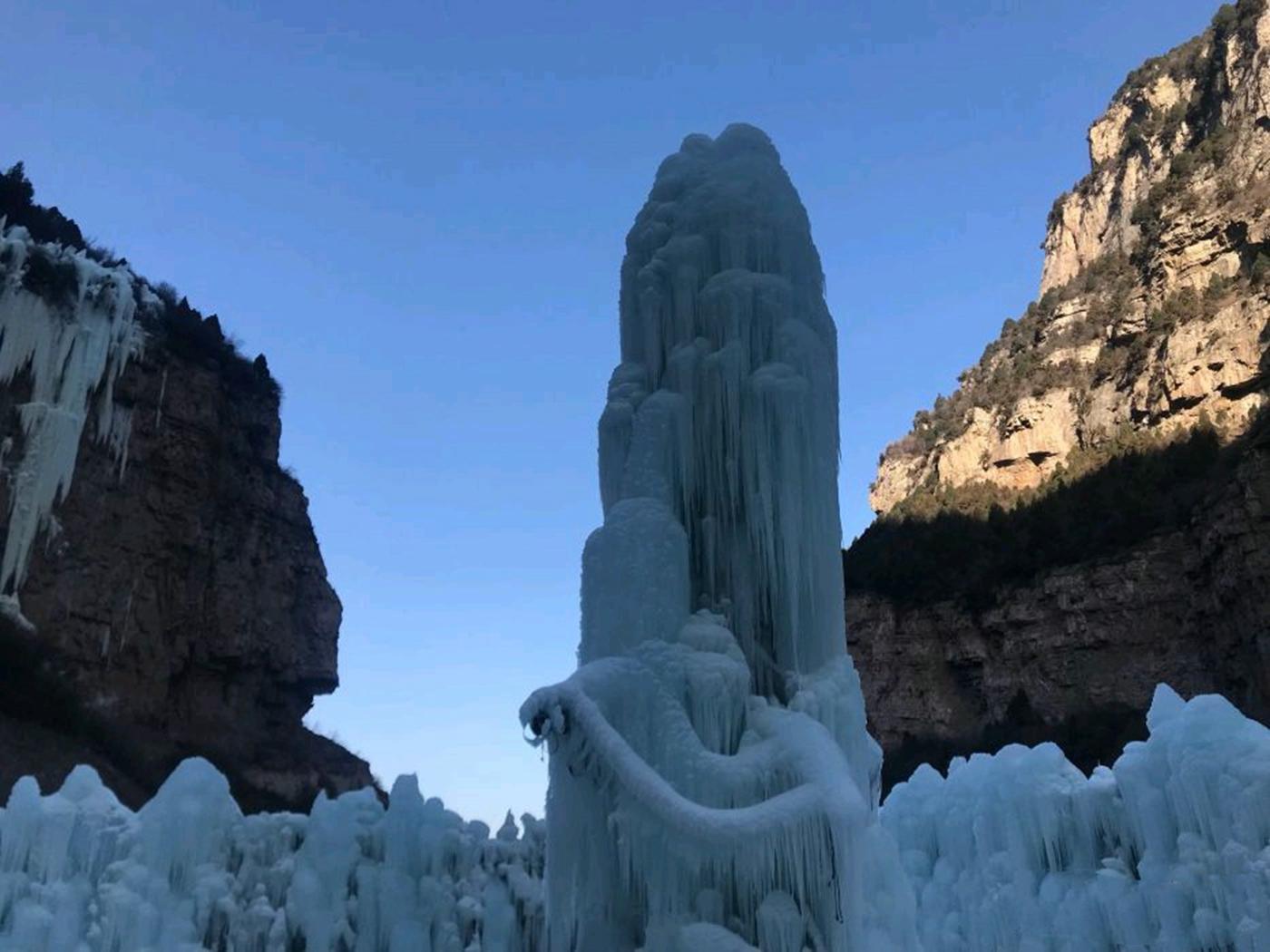 灵石红崖大峡谷图片