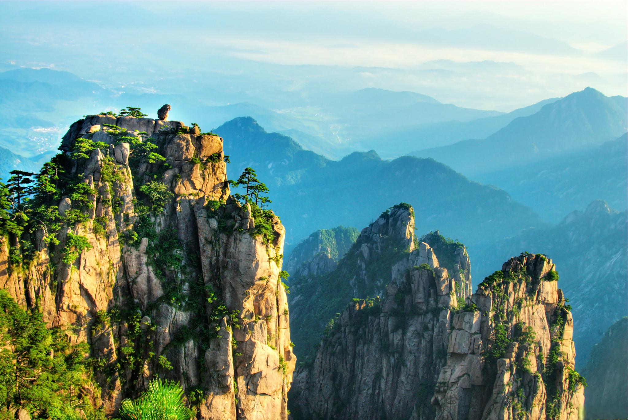 黄山旅游攻略 黄山,位于安徽省黄山市,是中国著名的旅游胜地,也是世界