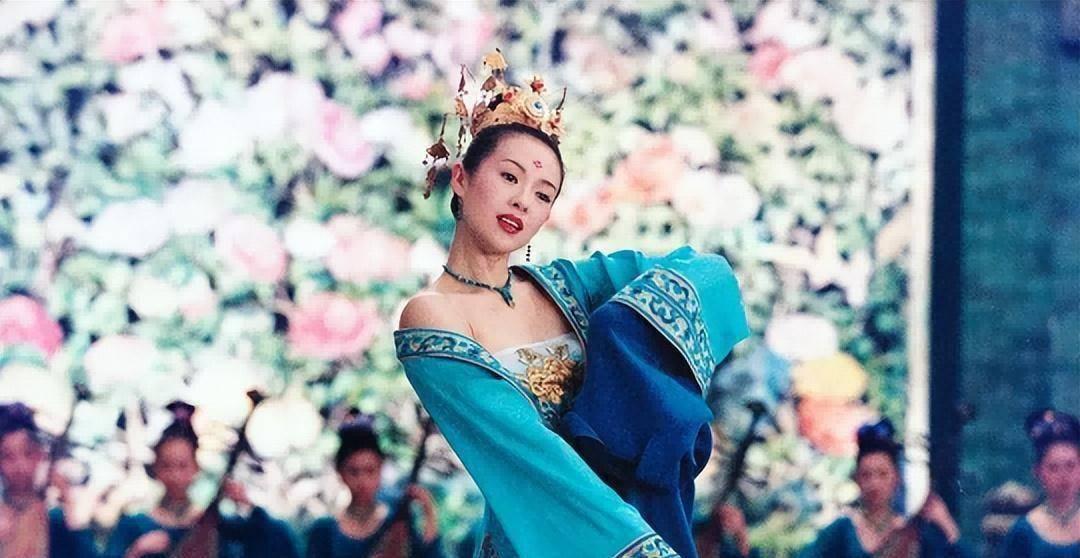 《九义人》:花魁角色评选 《九义人》中的花魁"柳三娘"由汤晶媚饰演