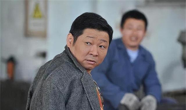 赵亮:娶小15岁嫩模,靠养鸡赚上亿 赵亮,90年代的明星,曾一度火爆娱乐