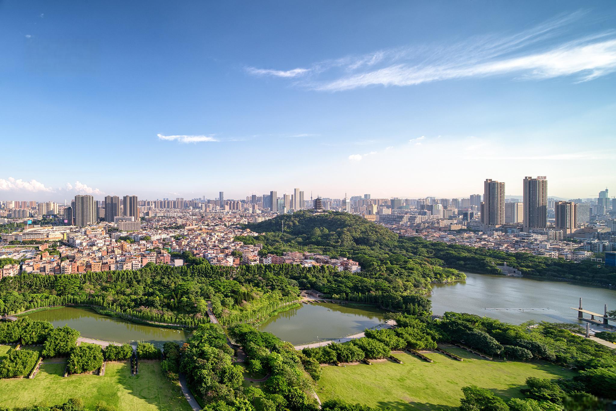 佛山南风古灶旅游区 南风古灶旅游区位于佛山市石湾镇,是一个集陶瓷