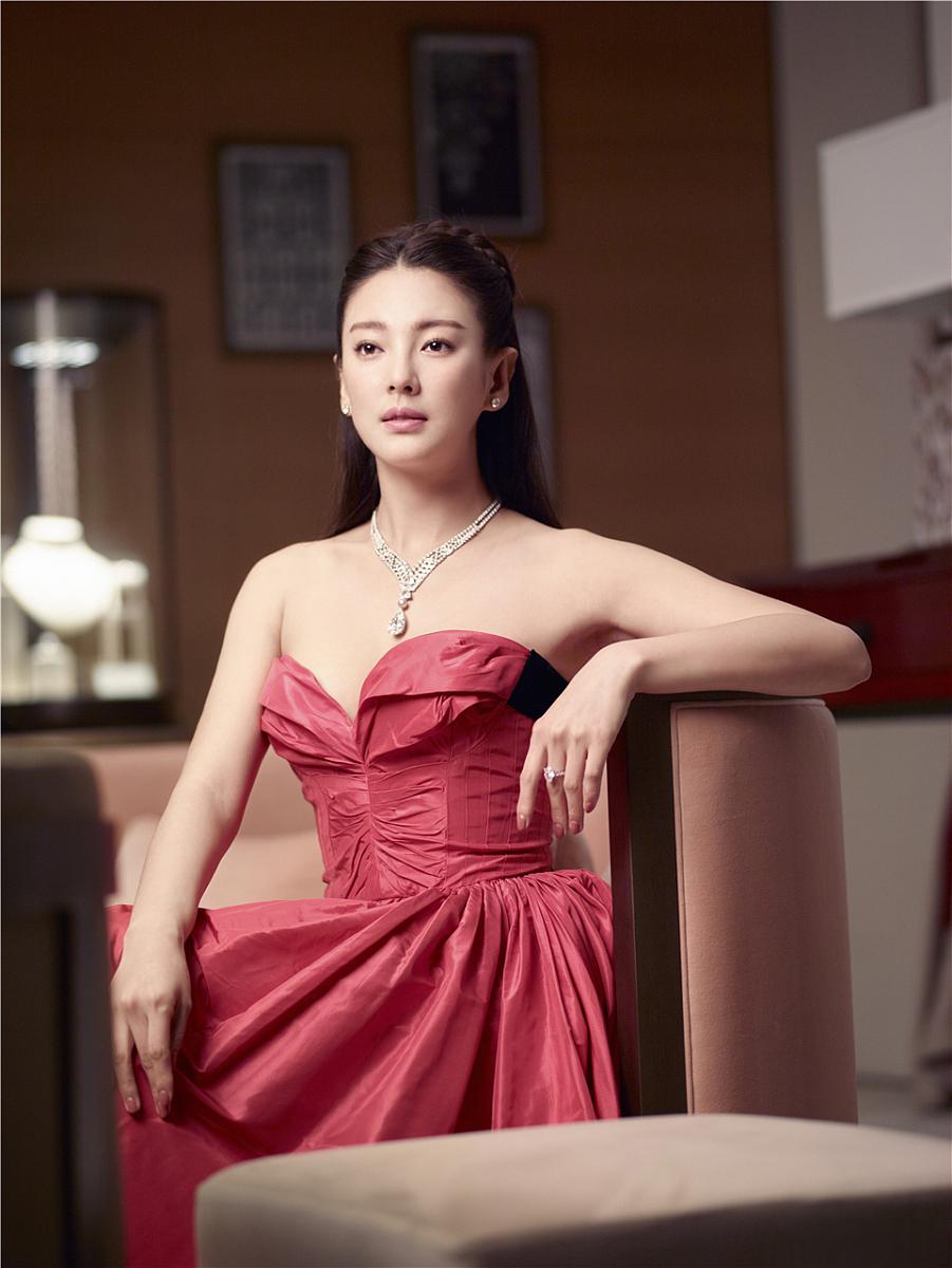 张雨绮:内外兼修的才女 张雨绮的多重身份让她在娱乐圈中独树一帜