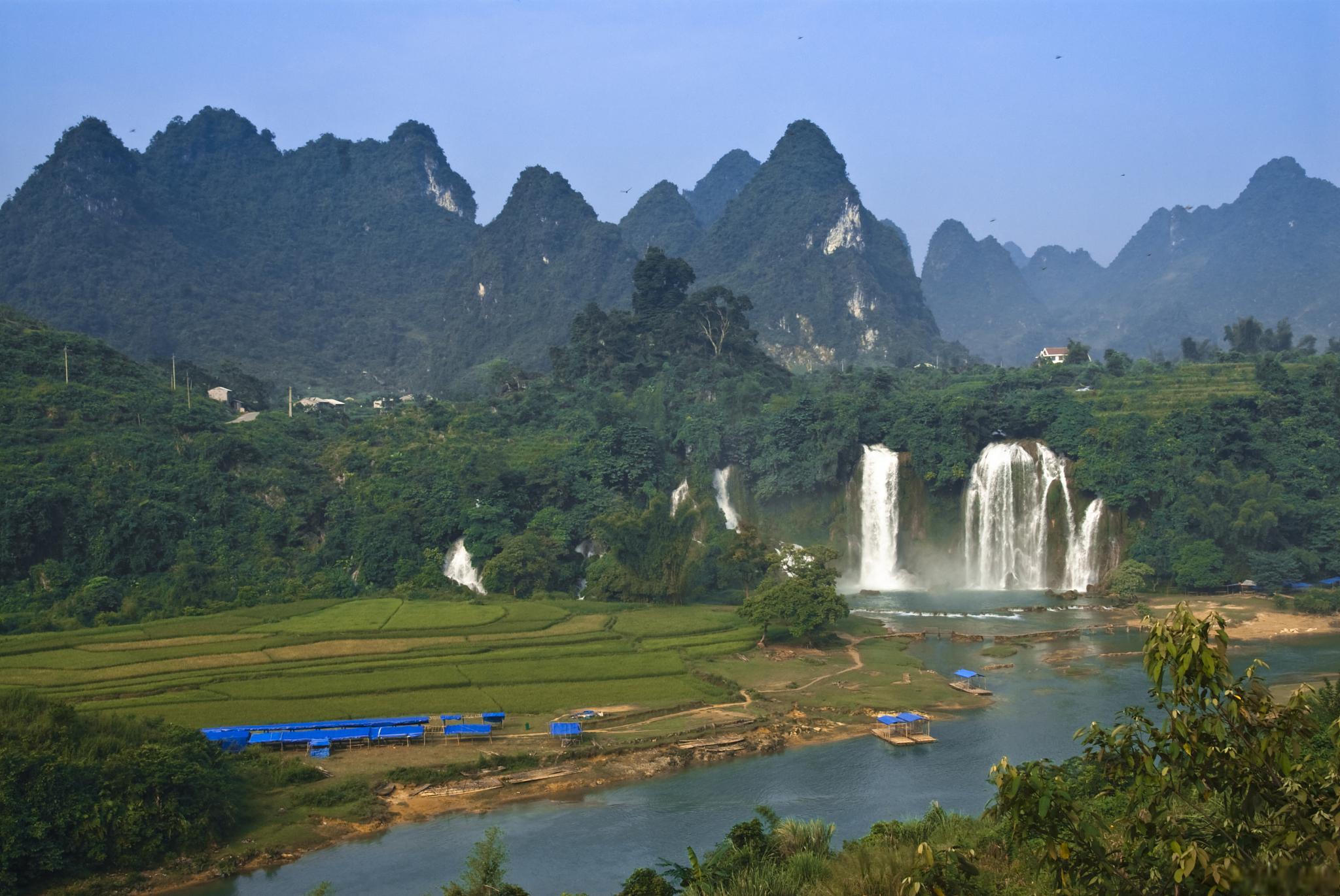 巴马旅游住宿攻略 巴马,这个被誉为长寿之乡的地方,以其独特的地理