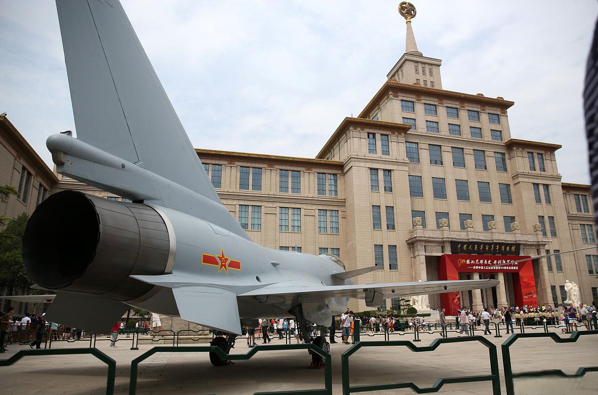 当您前往中国军事博物馆(军博)并未成功预约门票时,您可能会感到失望