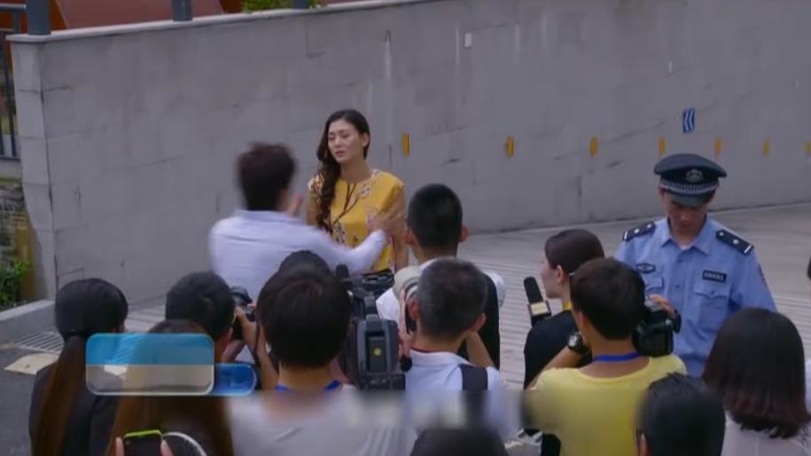 情谜睡美人第34集:叶依婷恢复记忆 叶依婷被叶依姗推下楼梯,昏迷不醒
