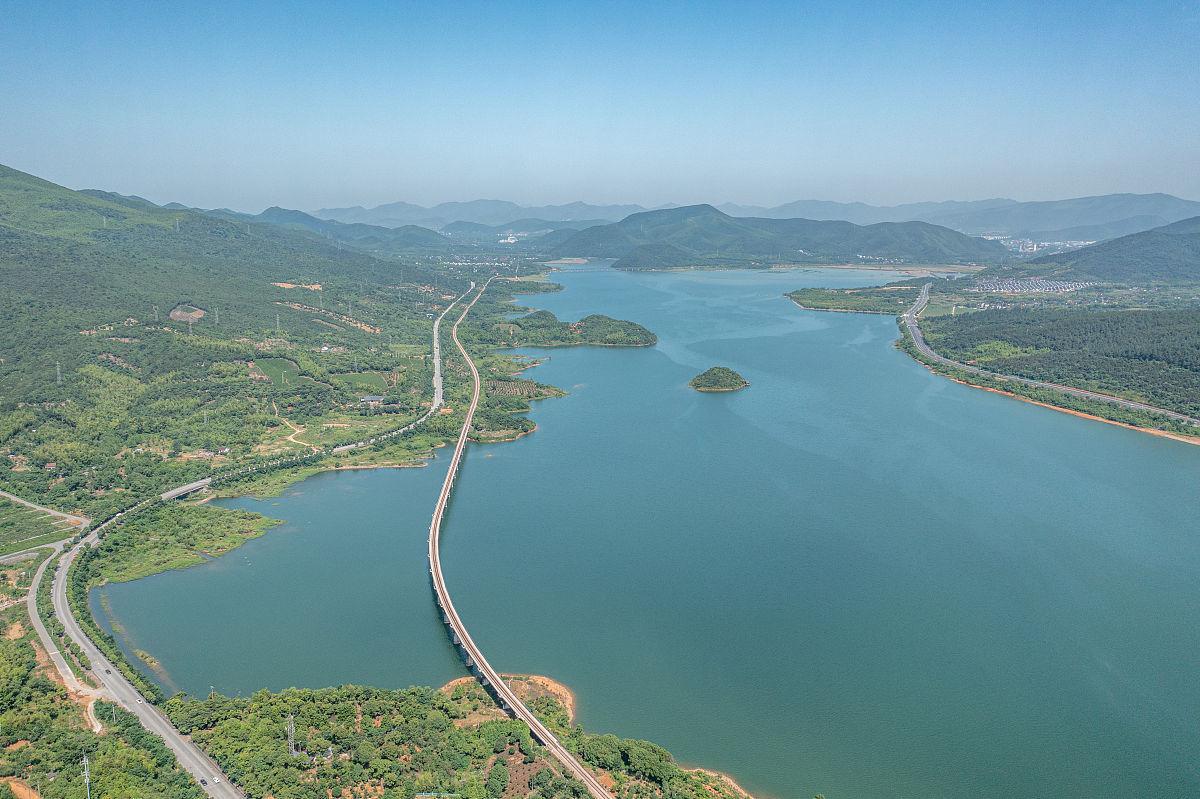 大斗坞水库风景区 浙江省湖州市大斗坞水库风景区是一个宁静而美丽的