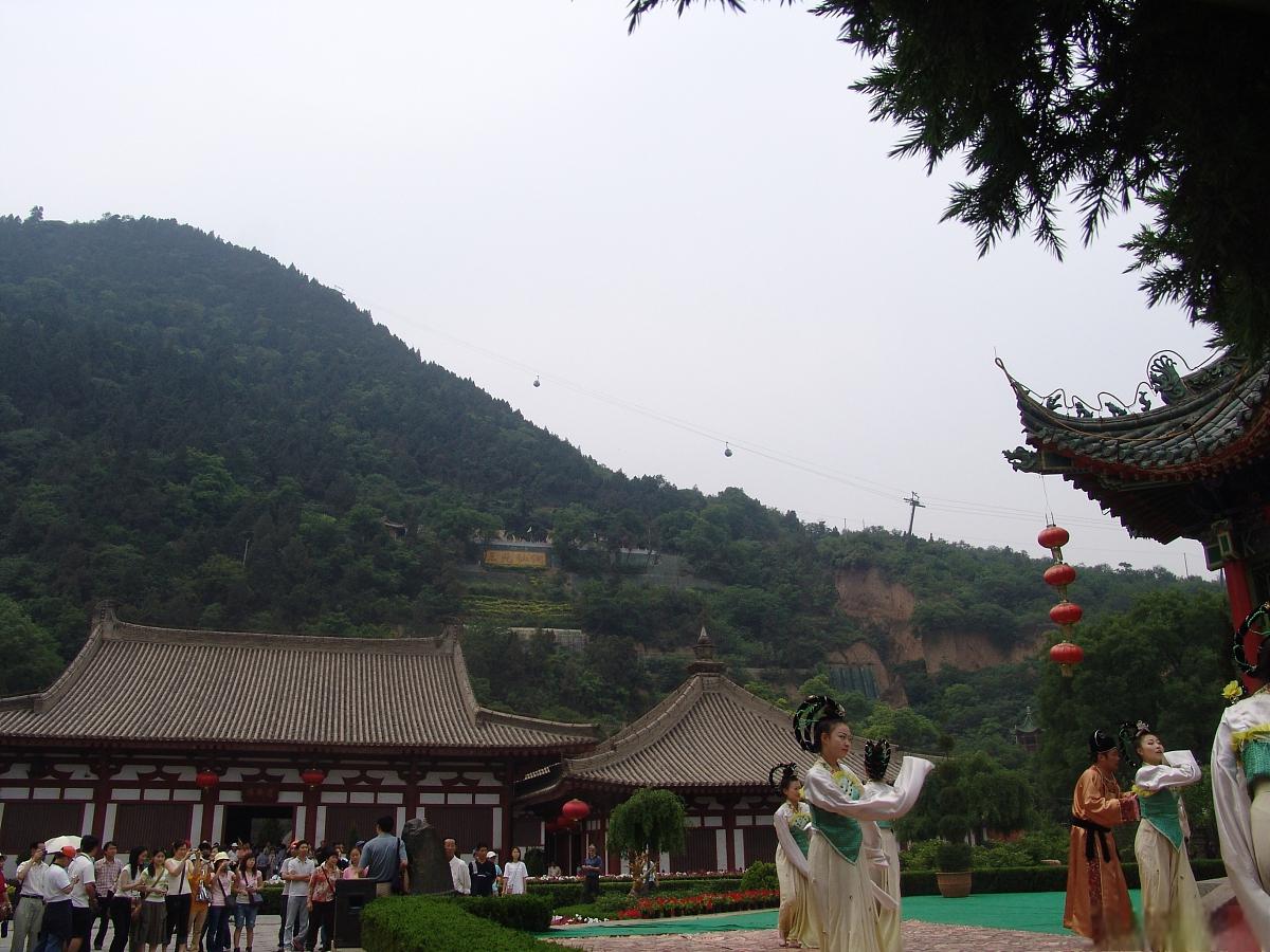 群龙环抱的河南旅游胜地:西华县昆山女娲宫 昆山女娲宫,又称"女娲城"