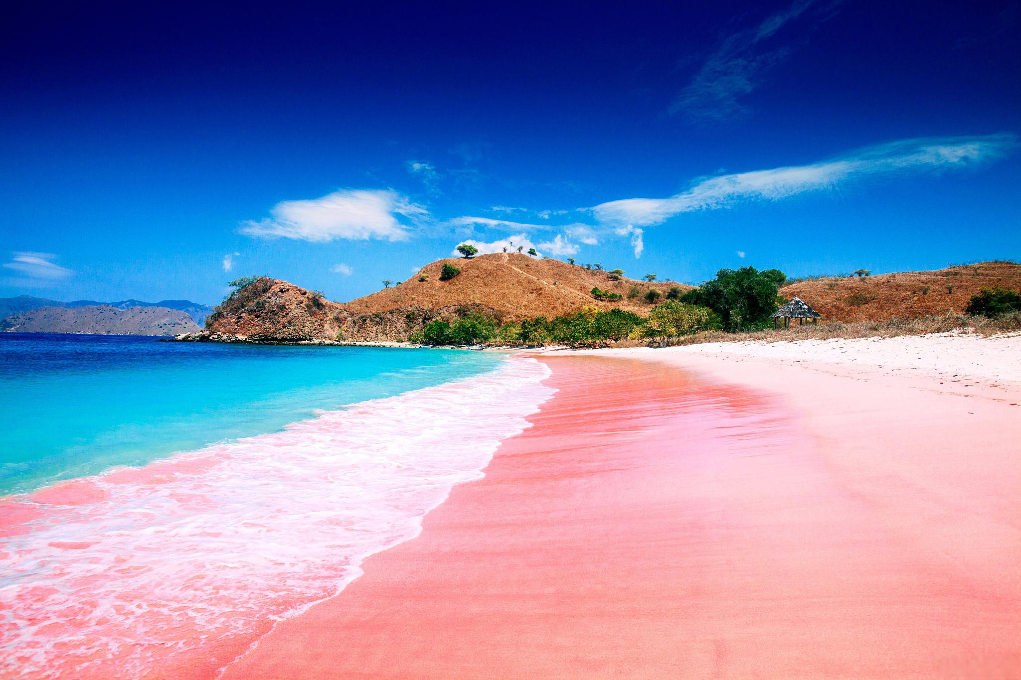 粉红沙滩(红山咀):一片热情如火的浪漫之地 想象一下,在阳光明媚的