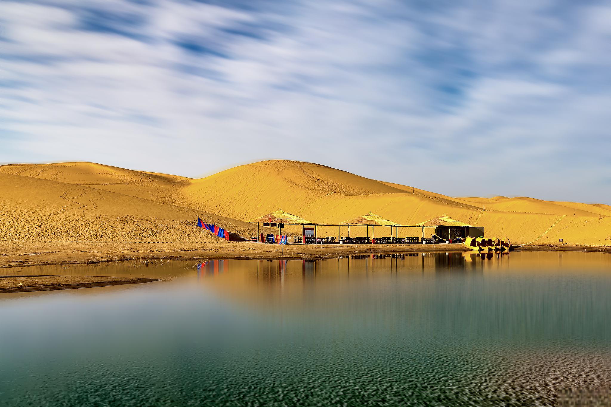 嘉峪关市秋季旅游景点推荐 嘉峪关市位于甘肃省的西北部,是一个充满