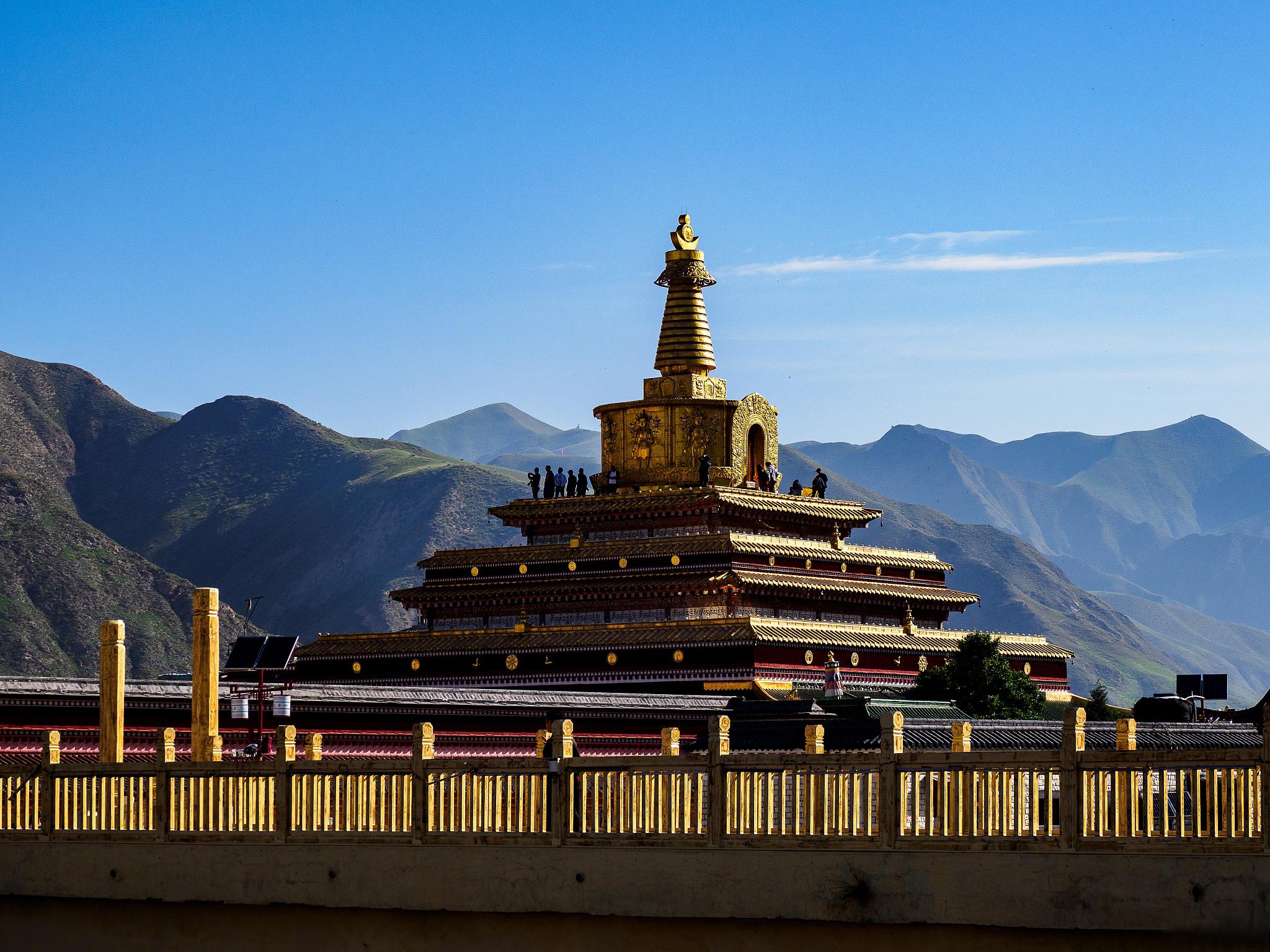 甘南旅游注意事项 甘南藏族自治州位于中国甘肃省的西南部,是一个充满