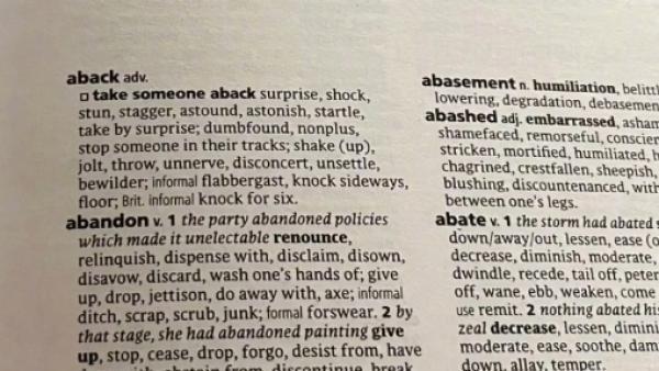 abandon不再是第一名了 近日,牛津平装本同义词库