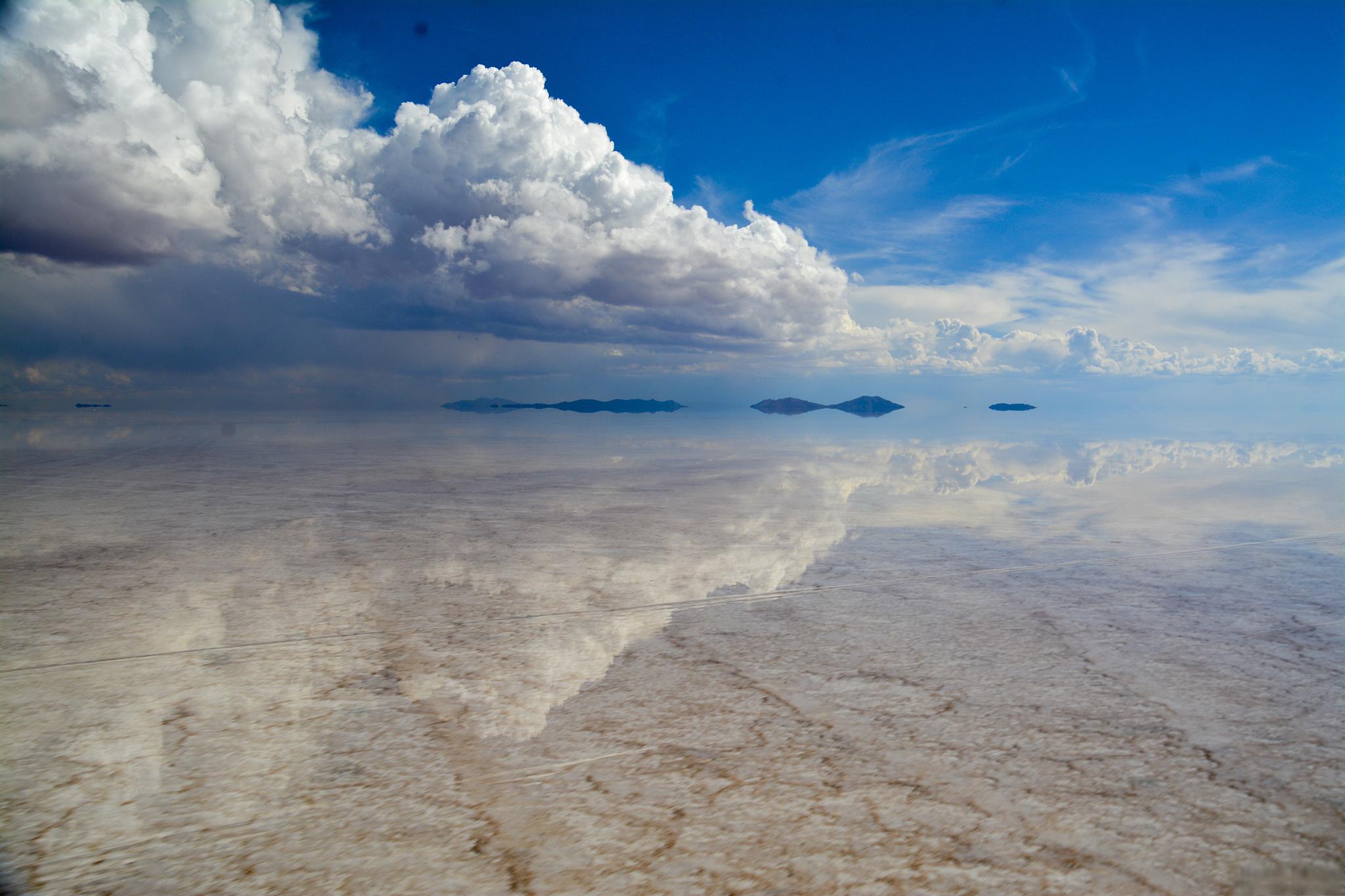 乌尤尼盐湖,玻利维亚最美的景点 玻利维亚,一个位于南美洲内陆的国家