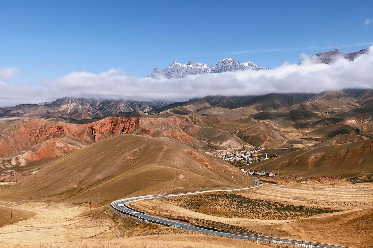 祁连卓尔山风景区图片