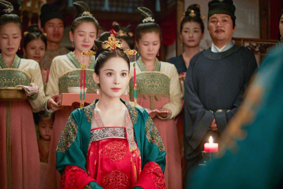 《风起霓裳》:演员表 《风起霓裳》是一部古装爱情励志剧,以唐朝年为