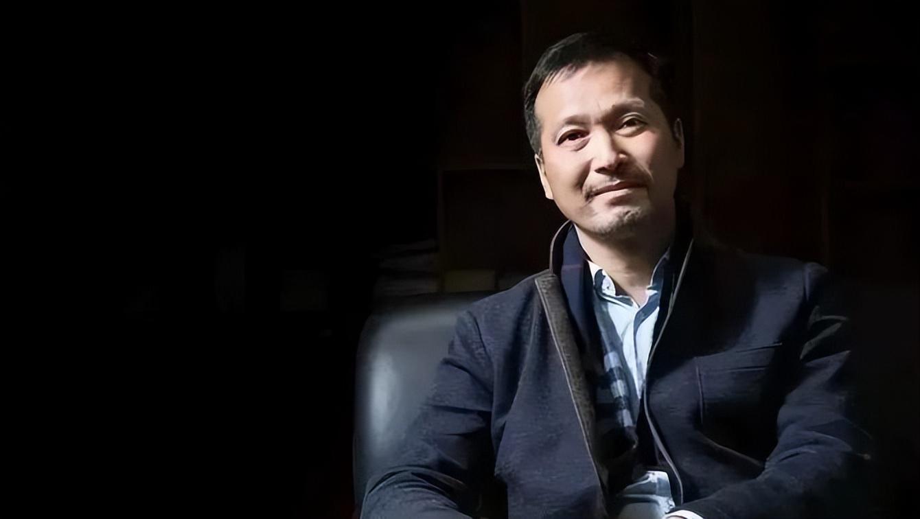 是国内插座行业的龙头老大,创始人阮立平和弟弟阮学平创办的公牛集团