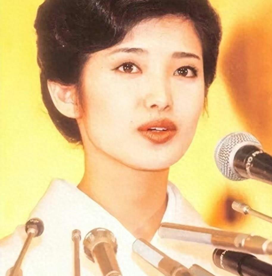 山口百惠:时光之美 山口百惠,日本著名女演员,歌手,晚年惊艳,展现出