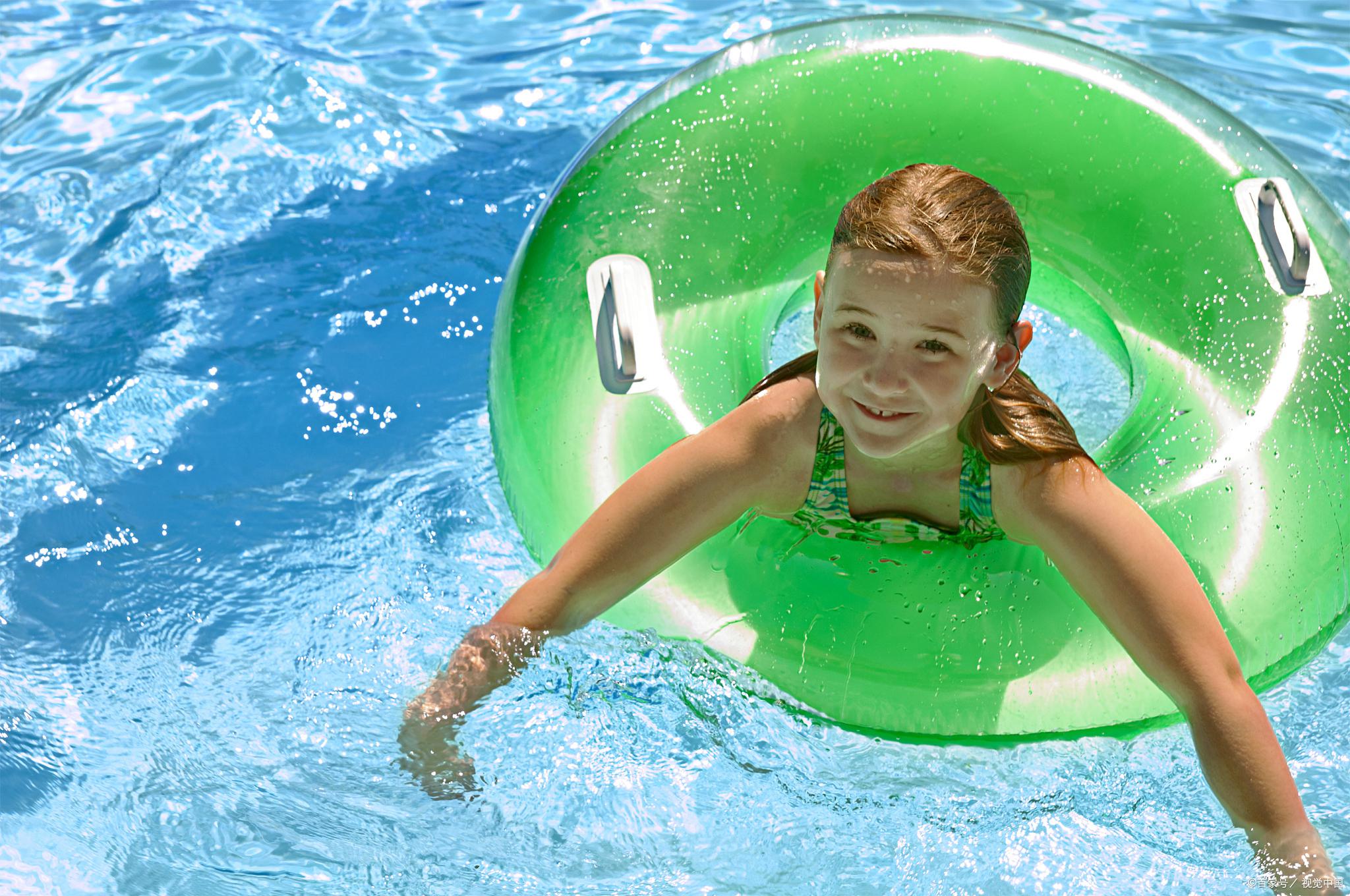 7岁和9岁孩子游泳的差异 游泳对于孩子的身心发展有着深远的影响.