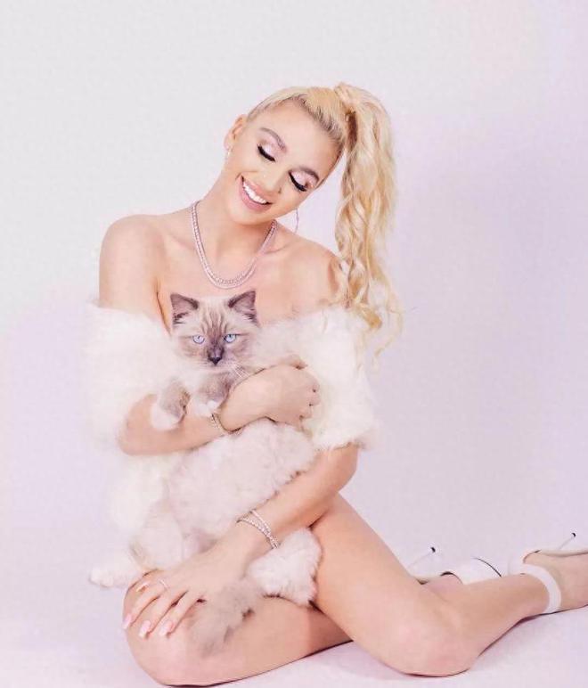 肯德拉·桑德兰的传奇故事 肯德拉·桑德兰从校园网红成长为行业大咖