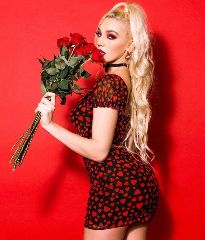 肯德拉·桑德兰的传奇故事 肯德拉·桑德兰从校园网红成长为行业大咖