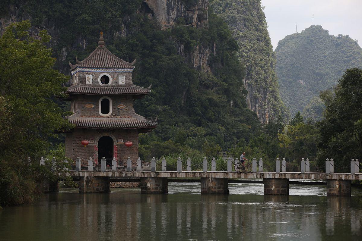 公州市旅游攻略 公州市,位于韩国的中部地区,是一个拥有悠久历史和