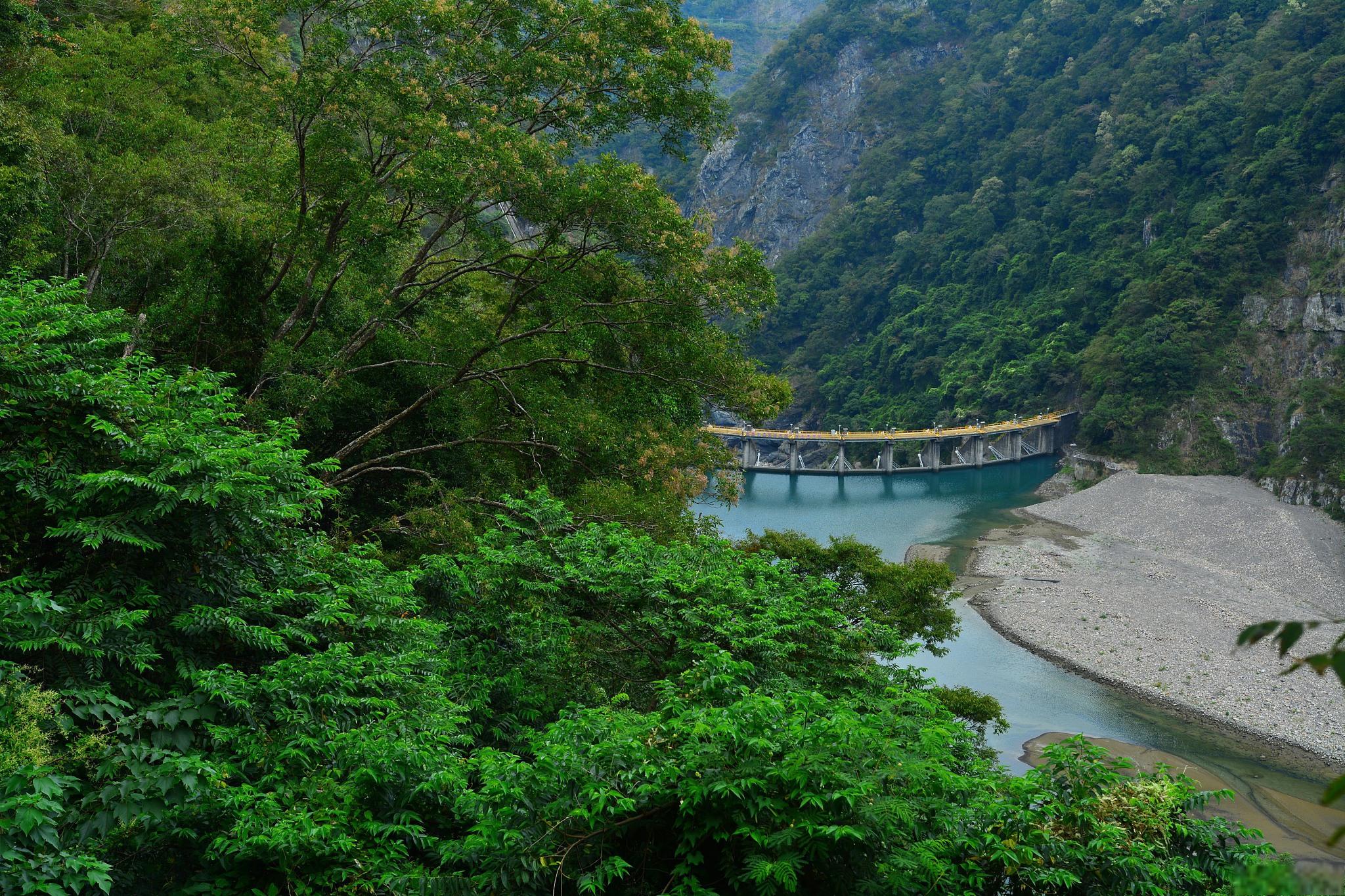 探寻四川卧龙景区 四川卧龙景区位于中国川西腹地,被誉为"世界野生大