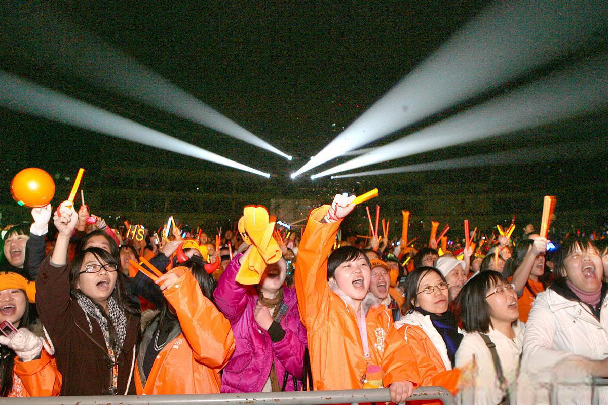 "狂热小杨哥豪掷3000万,盛大演唱会在合肥震撼来袭!