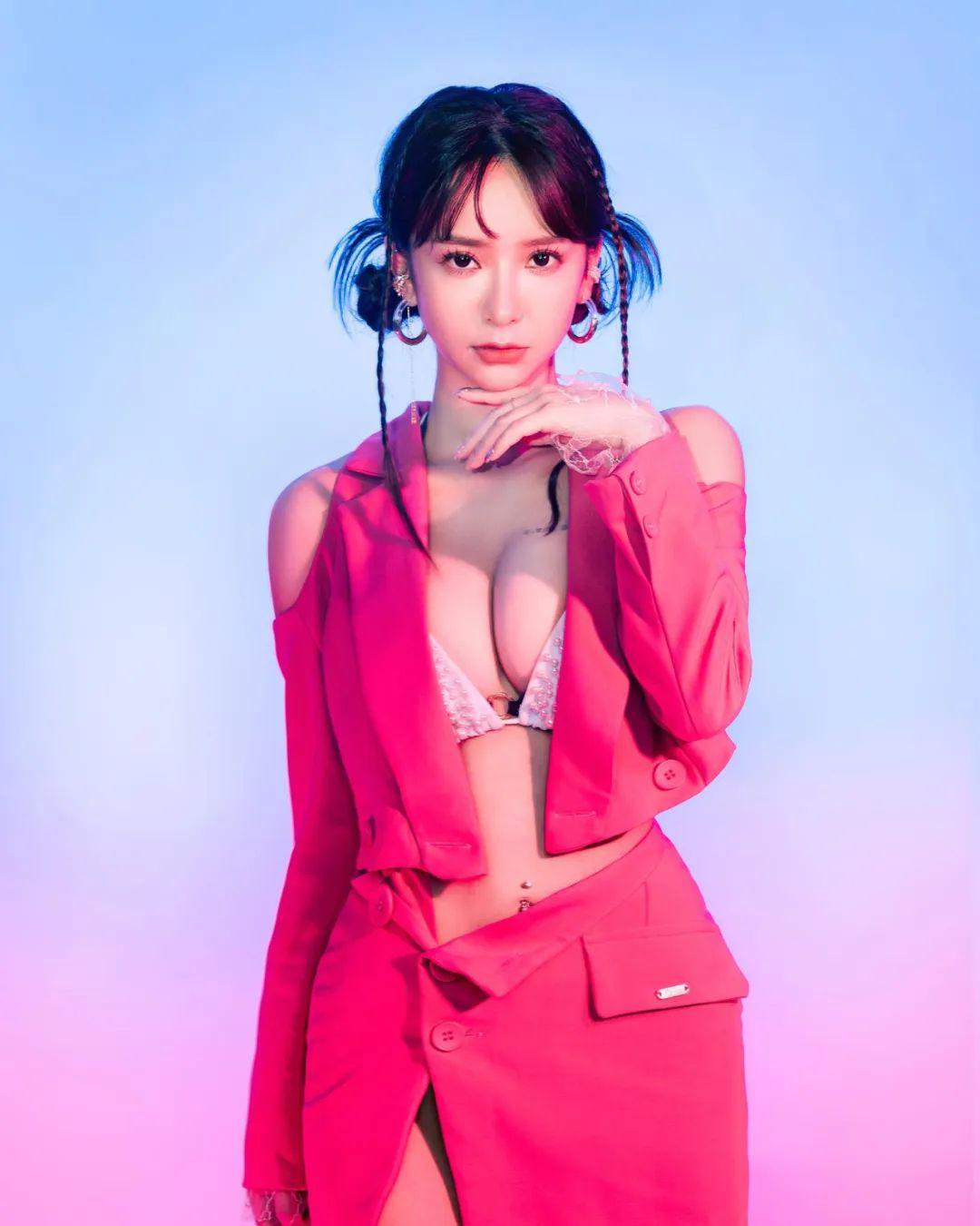 台湾啦啦队员张雅涵,性感写真女王 张雅涵,中国台湾省的dancer,平面