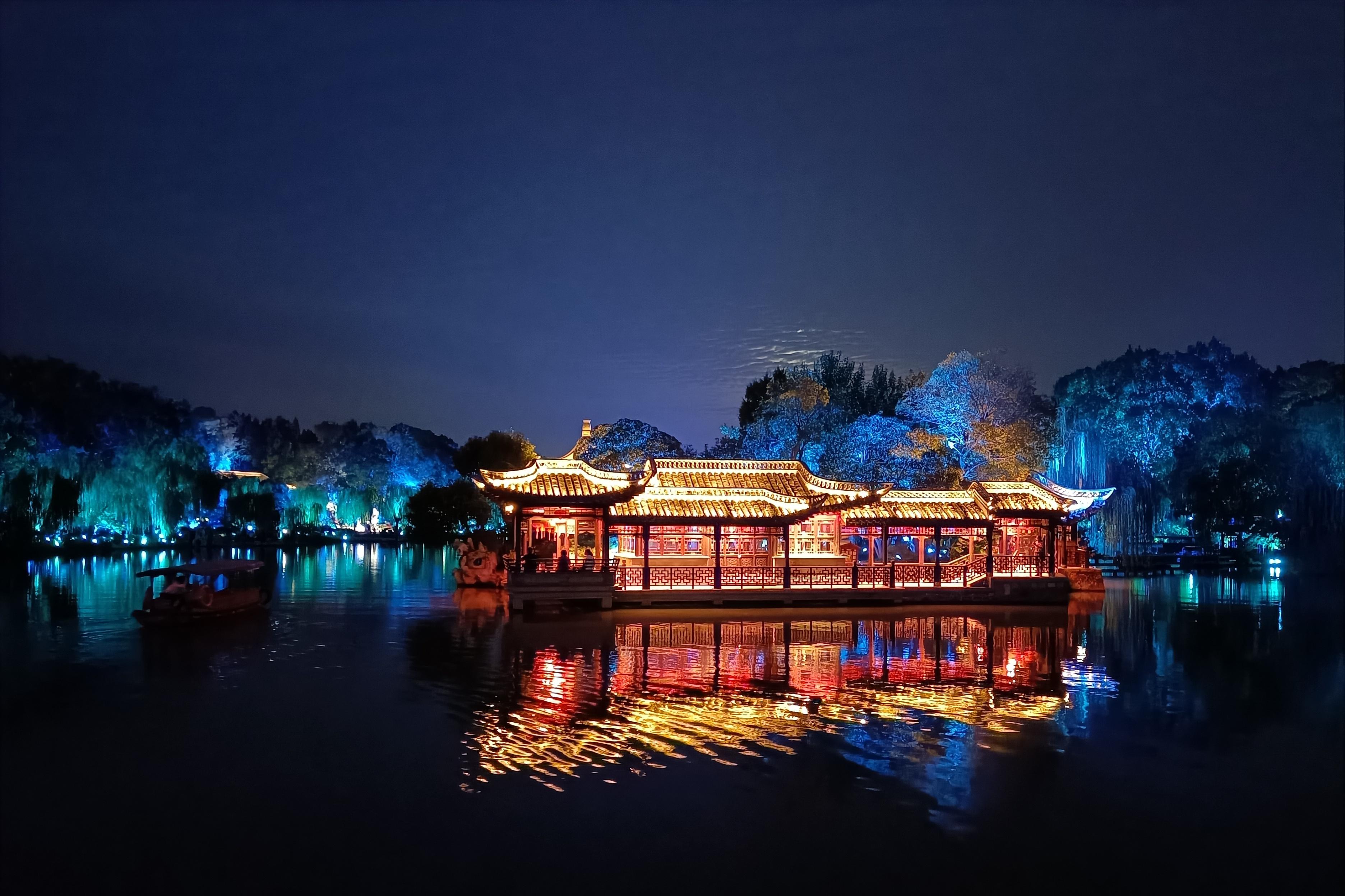 瘦西湖晚上的美 在不同季节的晚上,进瘦西湖,会有怎样的感受?